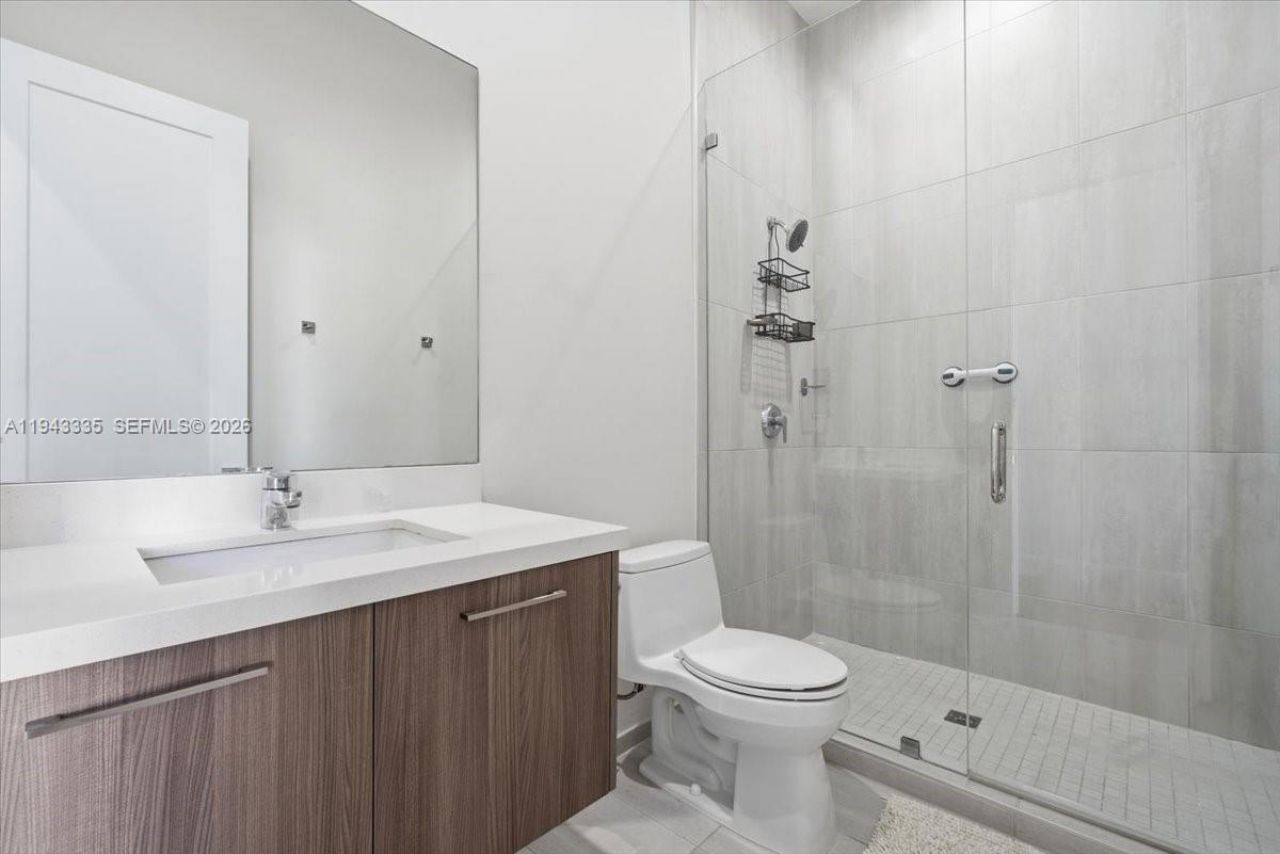 8156 NW 48th Ter, Doral, FL 33166 Photo