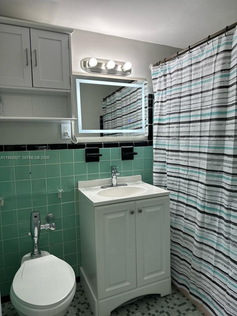 6484 Indian Creek Dr , Unit 220, Miami Beach, FL 33141 Photo