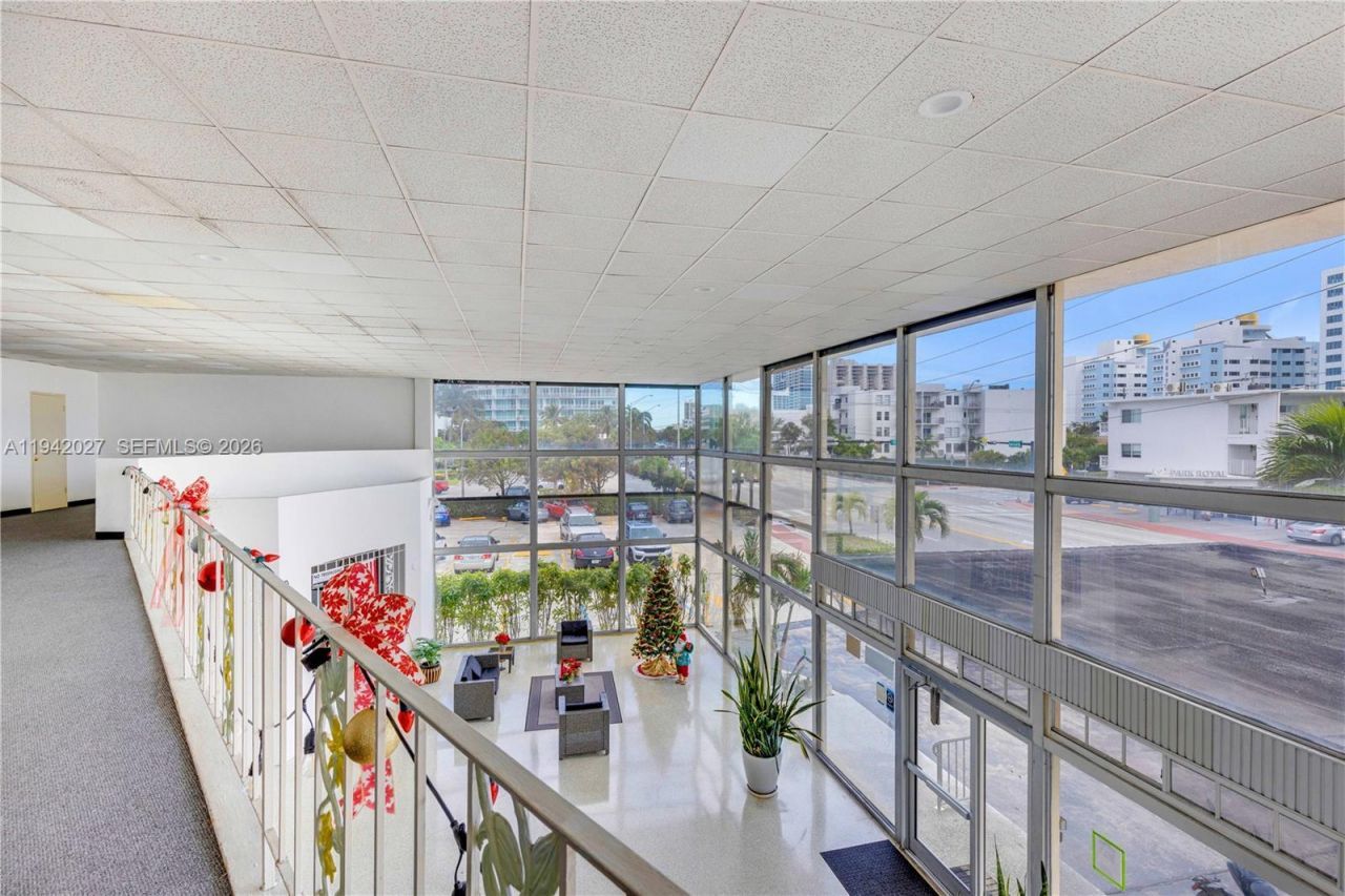 6484 Indian Creek Dr , Unit 220, Miami Beach, FL 33141 Photo