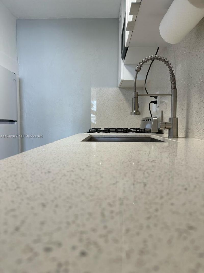 6484 Indian Creek Dr , Unit 220, Miami Beach, FL 33141 Photo