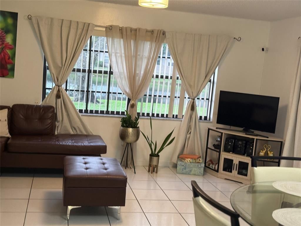 3587 NW 94th Avenue, Unit 4E, Fort Lauderdale, FL 33351 Photo