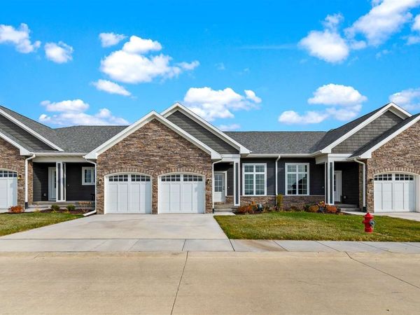 2882 Crimson Ln #C, Coralville, IA 52241