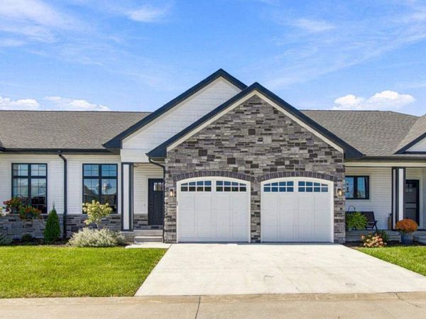 2882 Crimson Ln #C, Coralville, IA 52241
