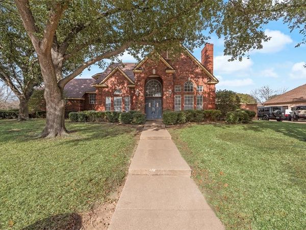 614 Portofino Drive, Arlington, TX 76012