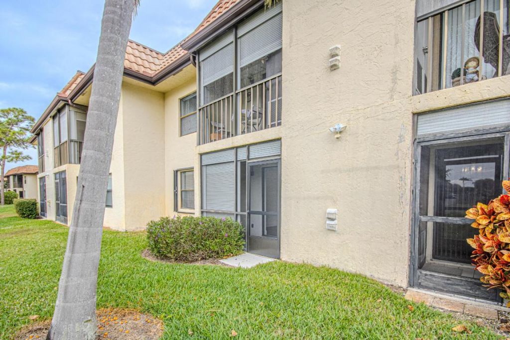 7094 Golf Colony Court, Unit 102, Lake Worth, FL 33467 Photo