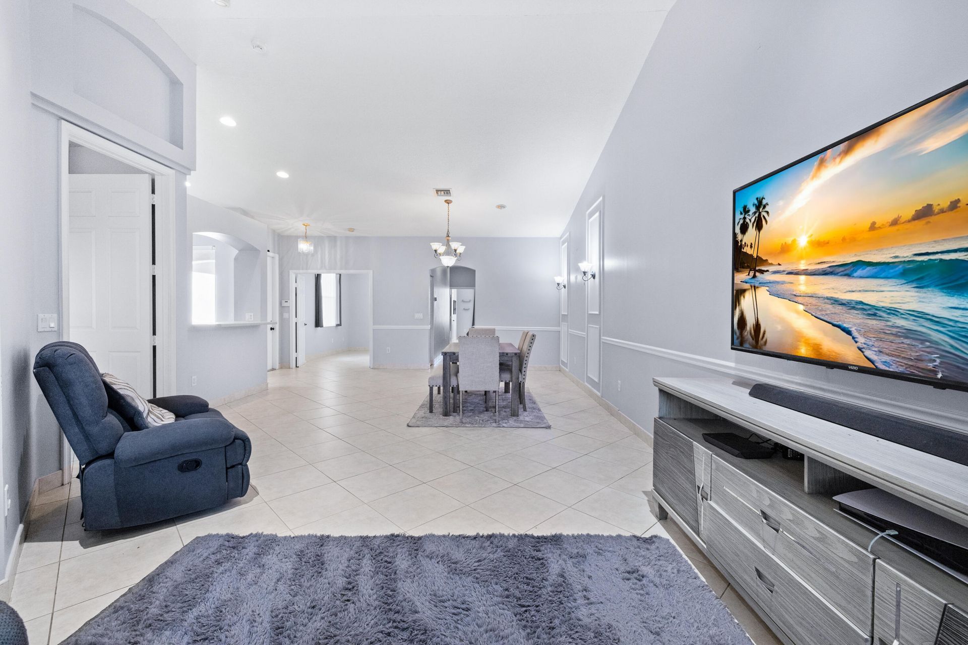 2131 Man Of War, West Palm Beach, FL 33411 Photo