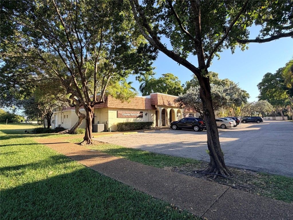 136 S Cypress Road, Unit 317, Pompano Beach, FL 33060 Photo