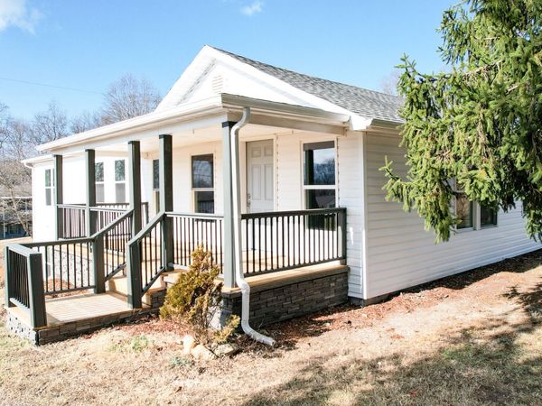 152 Hemlock Street, Mount Carmel, TN 37645