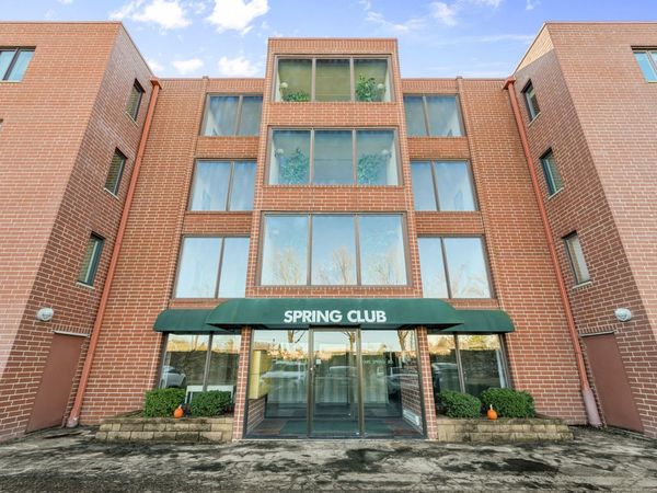 1S045 Spring Road, Unit 1D, Oakbrook Terrace, IL 60181