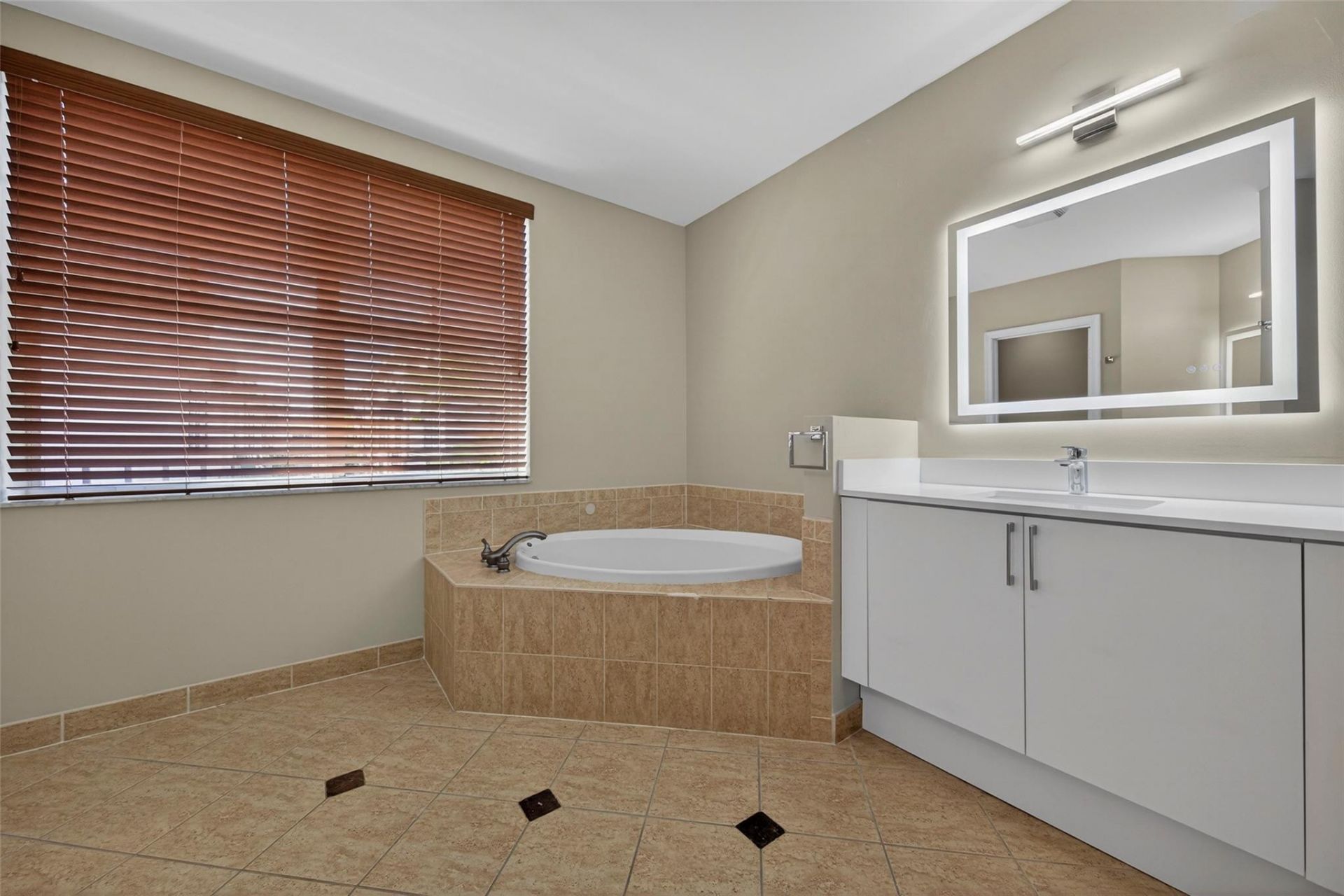 1033 NE 17th Way, Unit 1103, Fort Lauderdale, FL 33304 Photo