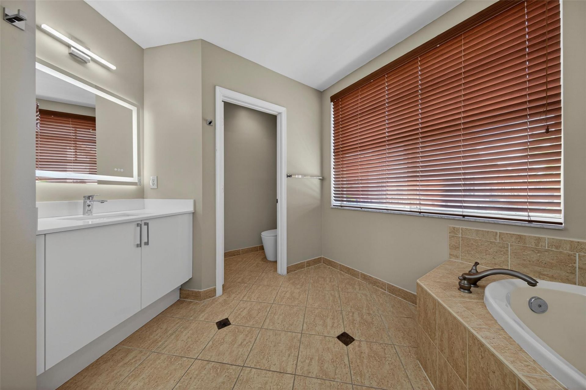 1033 NE 17th Way, Unit 1103, Fort Lauderdale, FL 33304 Photo