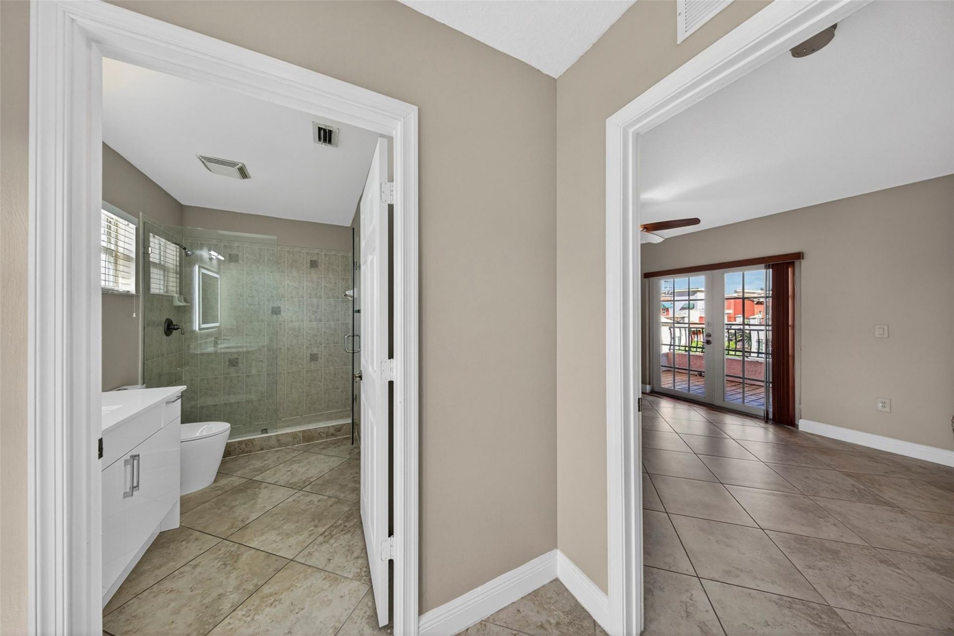 1033 NE 17th Way, Unit 1103, Fort Lauderdale, FL 33304 Photo