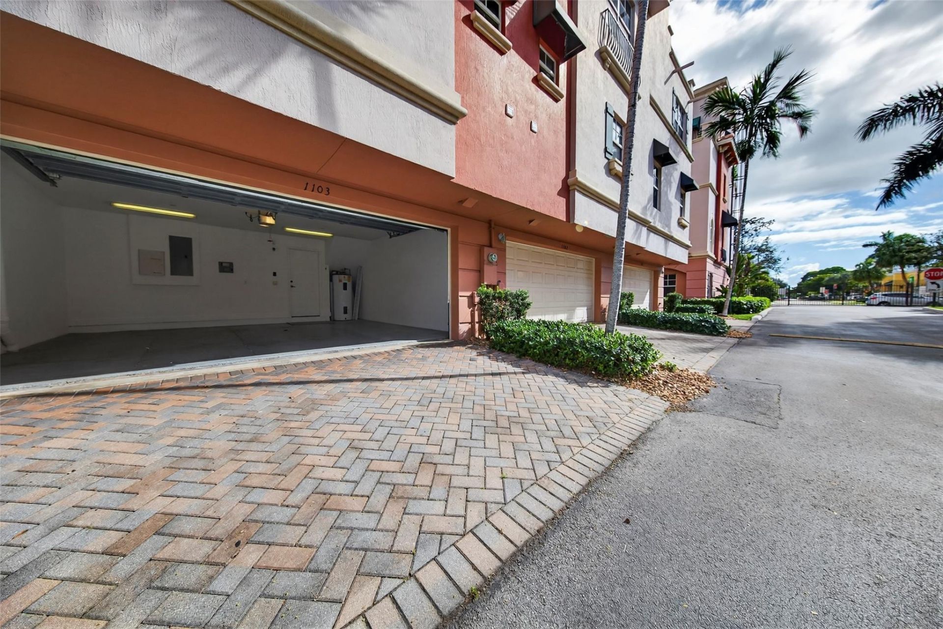 1033 NE 17th Way, Unit 1103, Fort Lauderdale, FL 33304 Photo