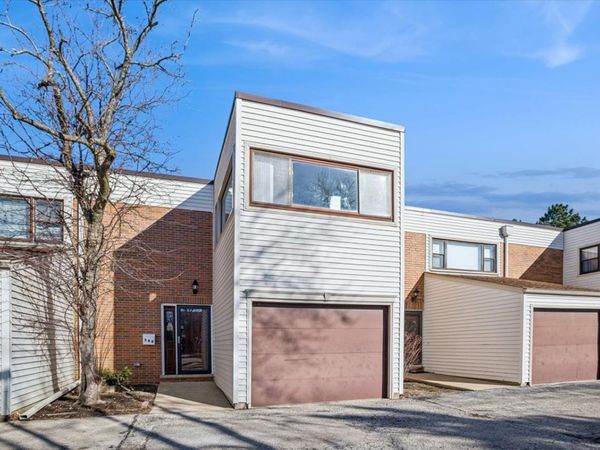 368 Willow Tree Court, Hoffman Estates, IL 60169