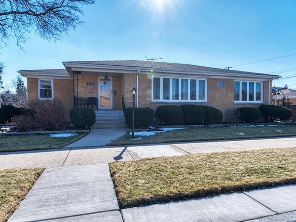 7235 W Barry Avenue, Chicago, IL 60707