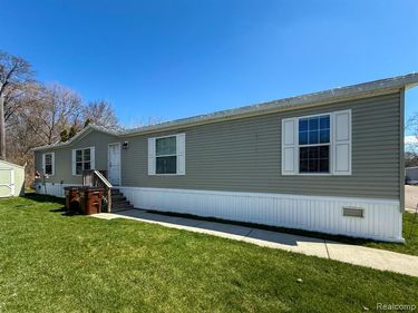 389 Rustic Lane N, Sumpter Twp, MI 48111