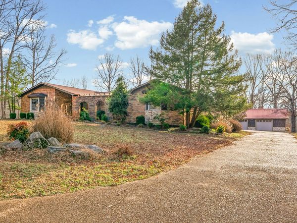 2419 Williams Hollow Rd , Mc Ewen, TN 37101