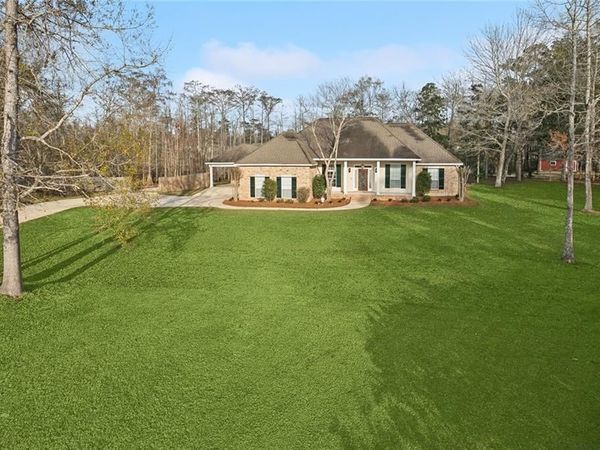 303 PELICAN Court, Slidell, LA 70461