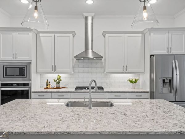 15 Lochurst Lane, Roswell, GA 30076