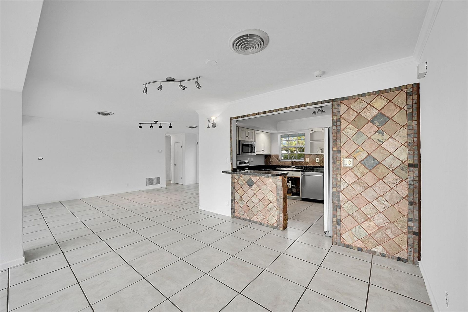 220 SE 10th Street, Pompano Beach, FL 33060 Photo