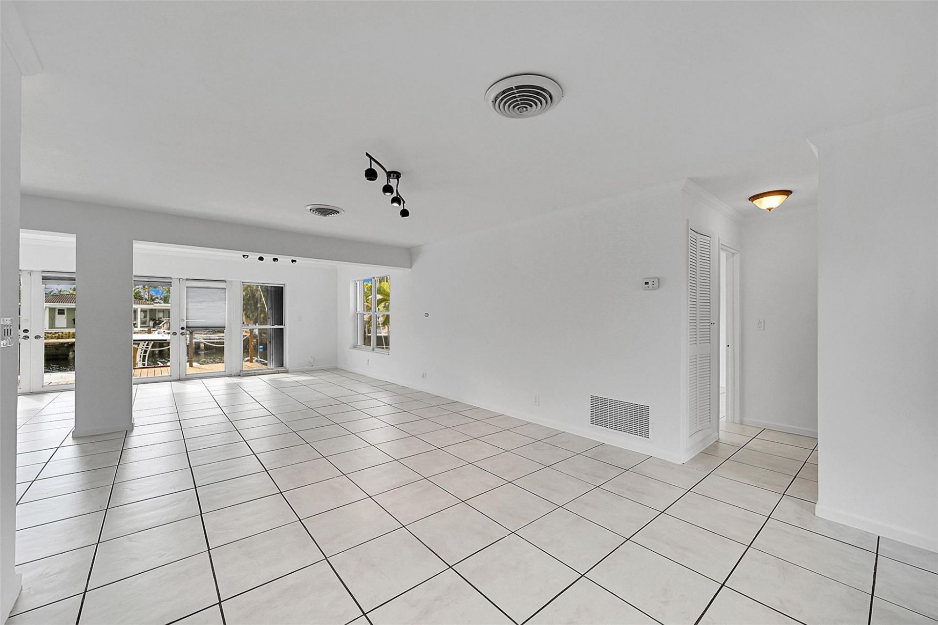 220 SE 10th Street, Pompano Beach, FL 33060 Photo