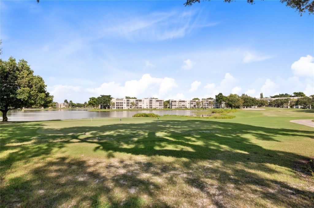 9470 Live Oak Place, Unit 409, Davie, FL 33324 Photo