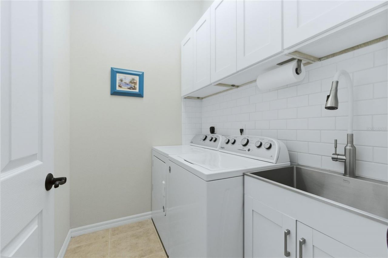 677 Lakescene Drive, Venice, FL 34293 Photo