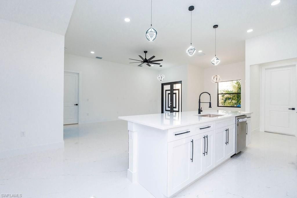 916 Jefferson Ave, Lehigh Acres, FL 33936 Photo