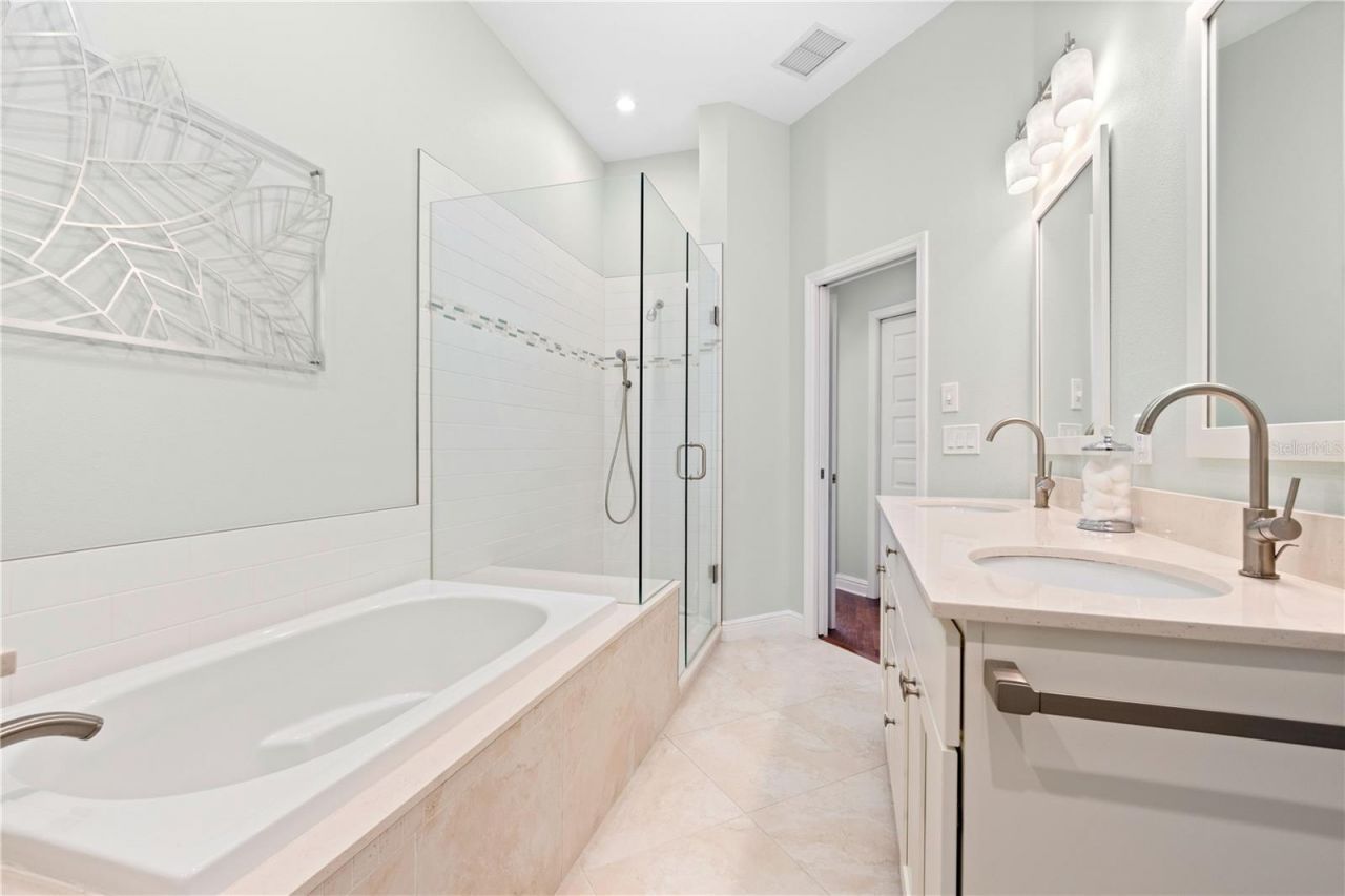 200 Cocoanut Avenue, Unit 5, Sarasota, FL 34236 Photo