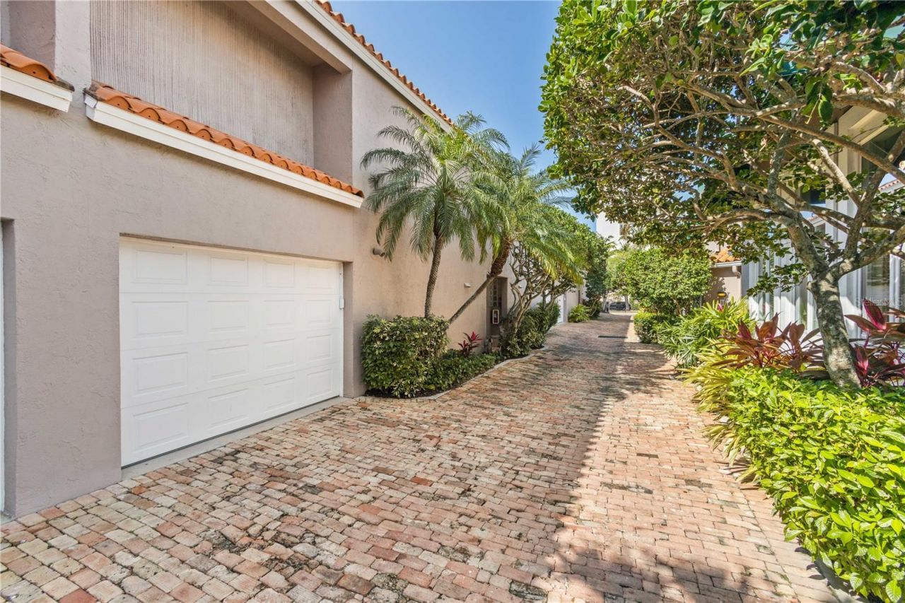 200 Cocoanut Avenue, Unit 5, Sarasota, FL 34236 Photo