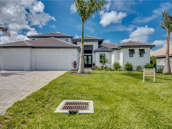 1732 SE 40th TER, CAPE CORAL, FL 33904
