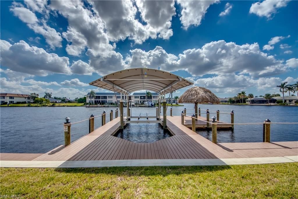 1732 SE 40th Ter, Cape Coral, FL 33904 Photo