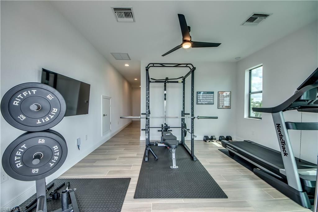 1732 SE 40th Ter, Cape Coral, FL 33904 Photo