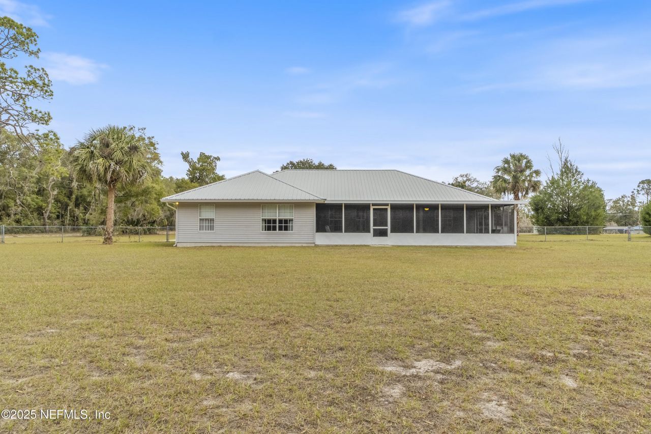 1055 Old Gainesville Highway, Interlachen, FL 32148 Photo