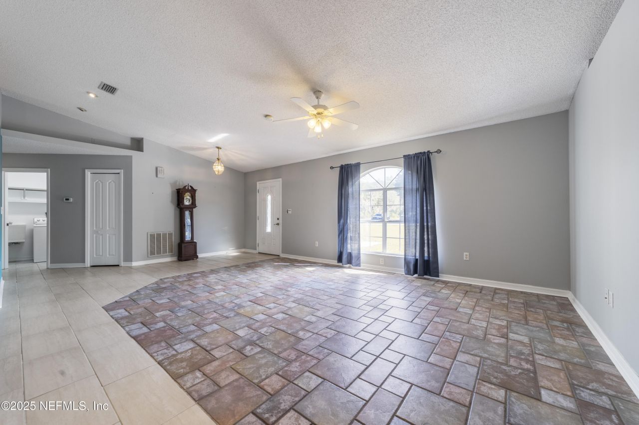 1055 Old Gainesville Highway, Interlachen, FL 32148 Photo