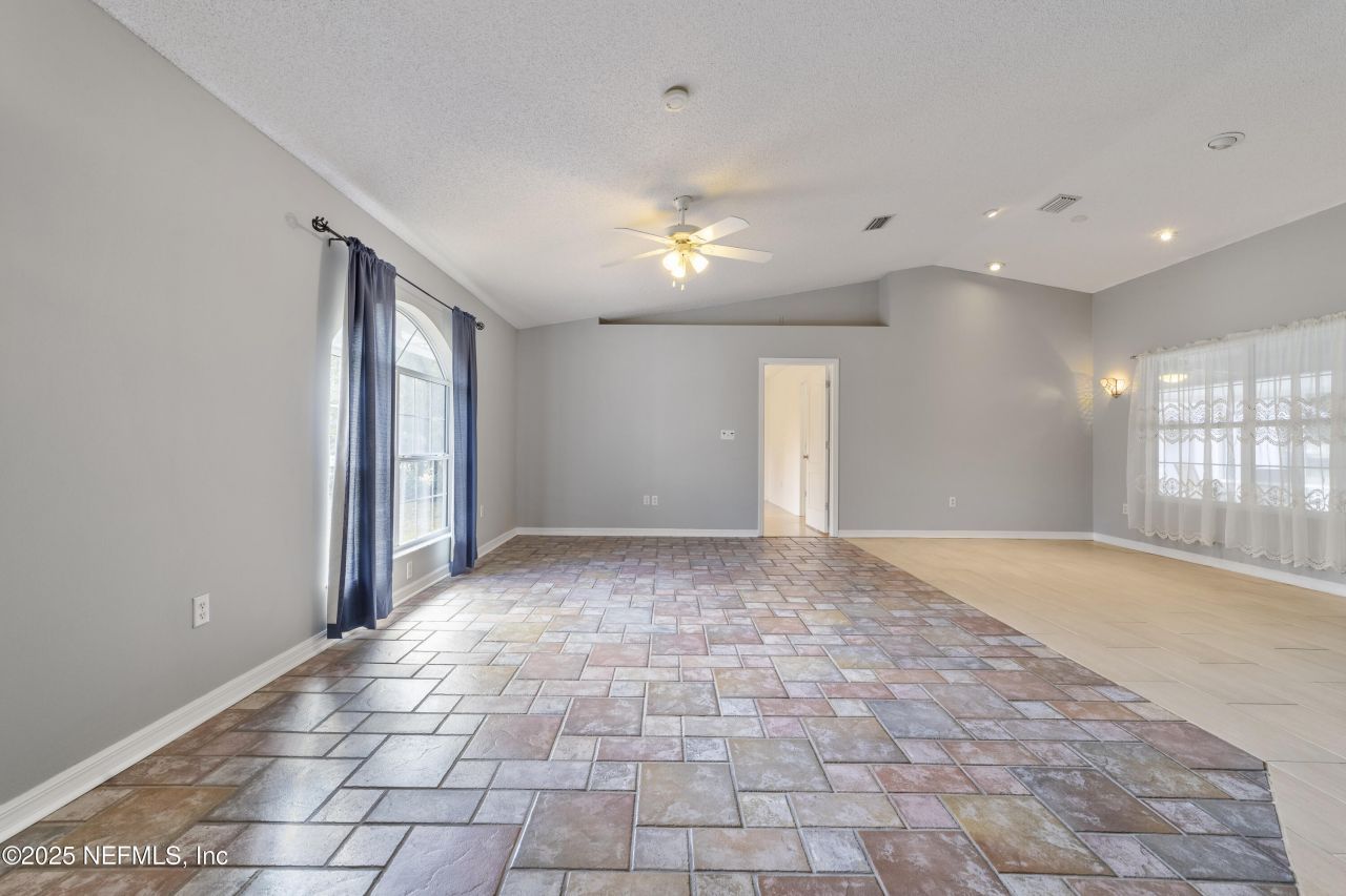 1055 Old Gainesville Highway, Interlachen, FL 32148 Photo