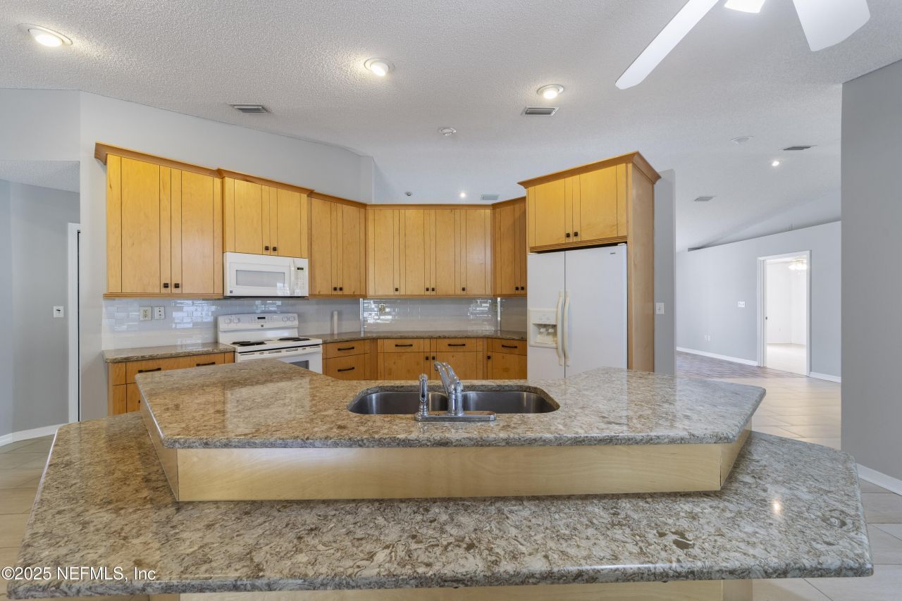 1055 Old Gainesville Highway, Interlachen, FL 32148 Photo