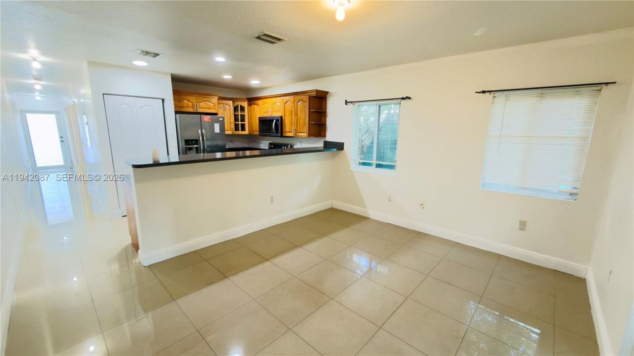 16585 NE 3 Ave, Miami, FL 33162 Photo