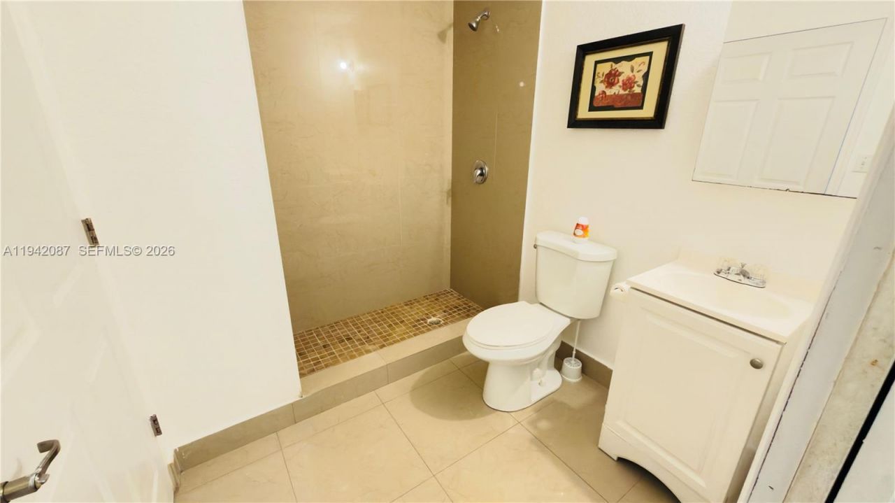 16585 NE 3 Ave, Miami, FL 33162 Photo