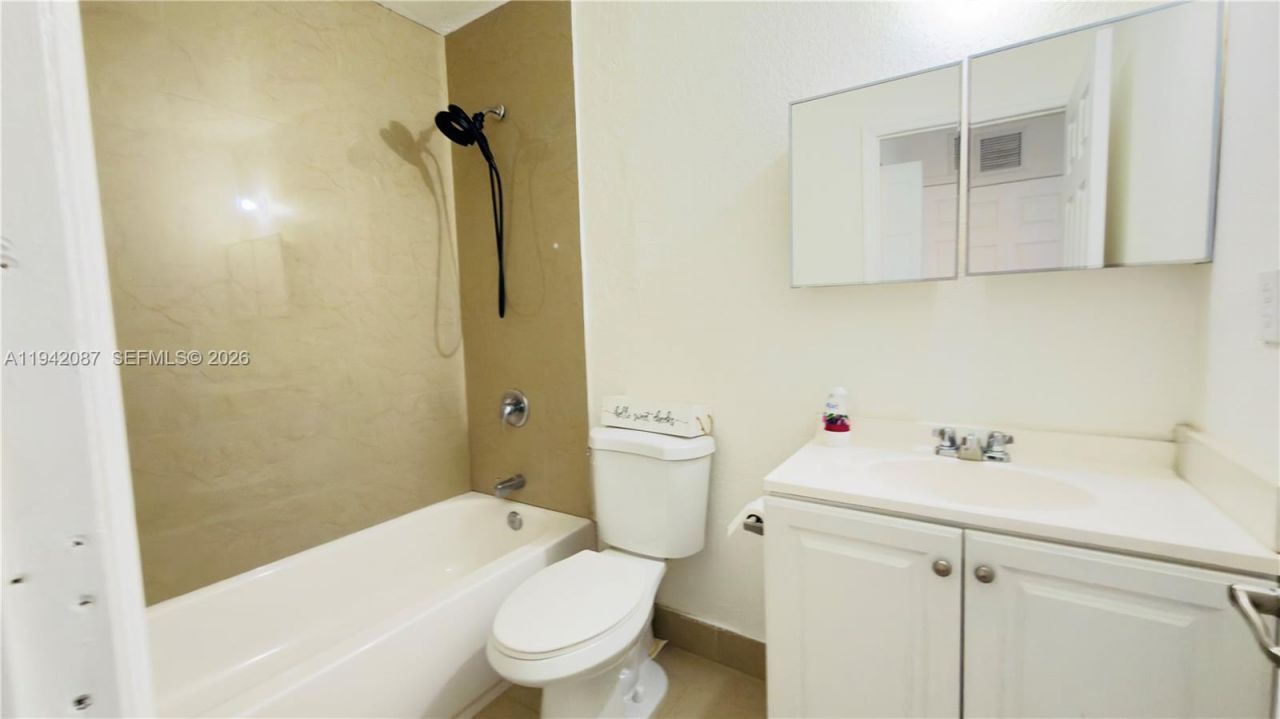 16585 NE 3 Ave, Miami, FL 33162 Photo