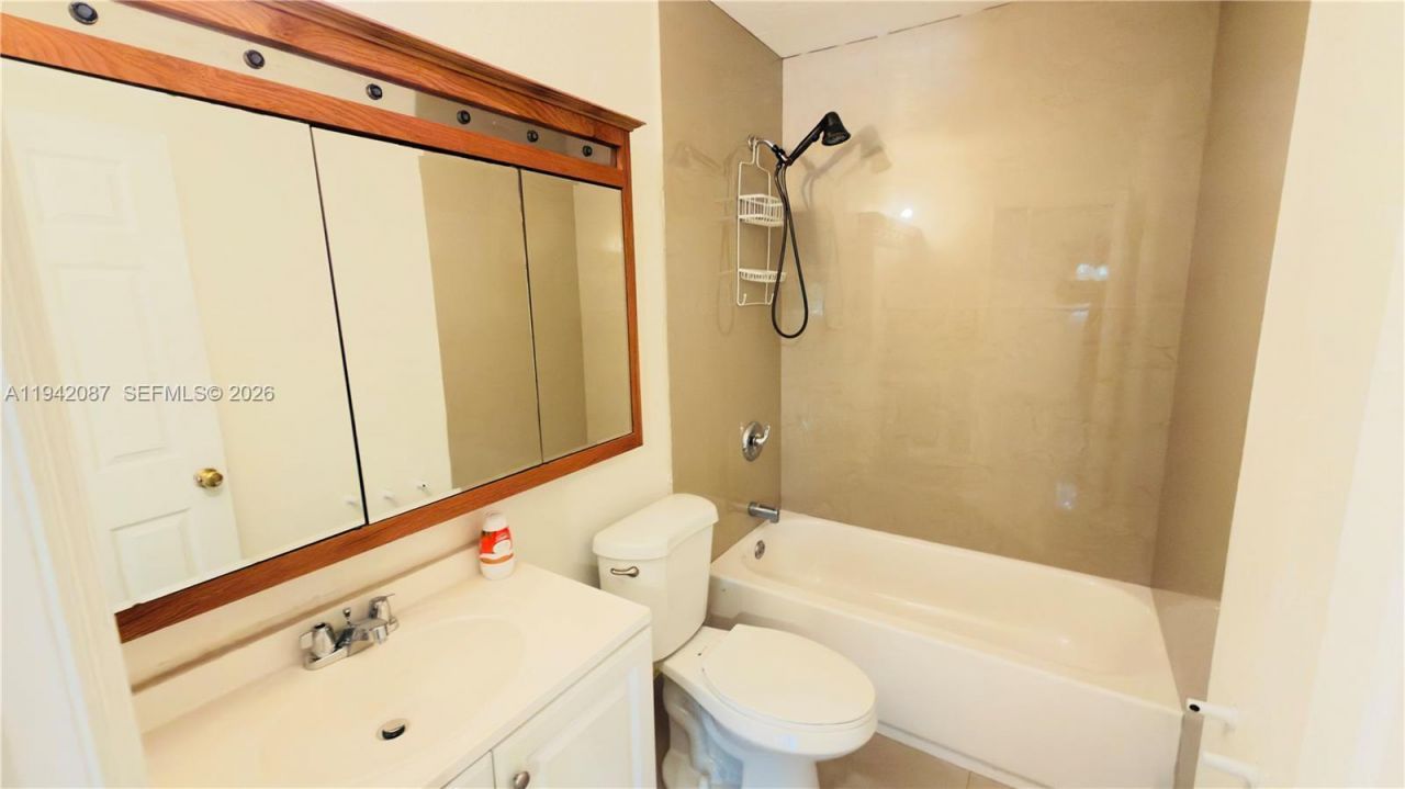 16585 NE 3 Ave, Miami, FL 33162 Photo