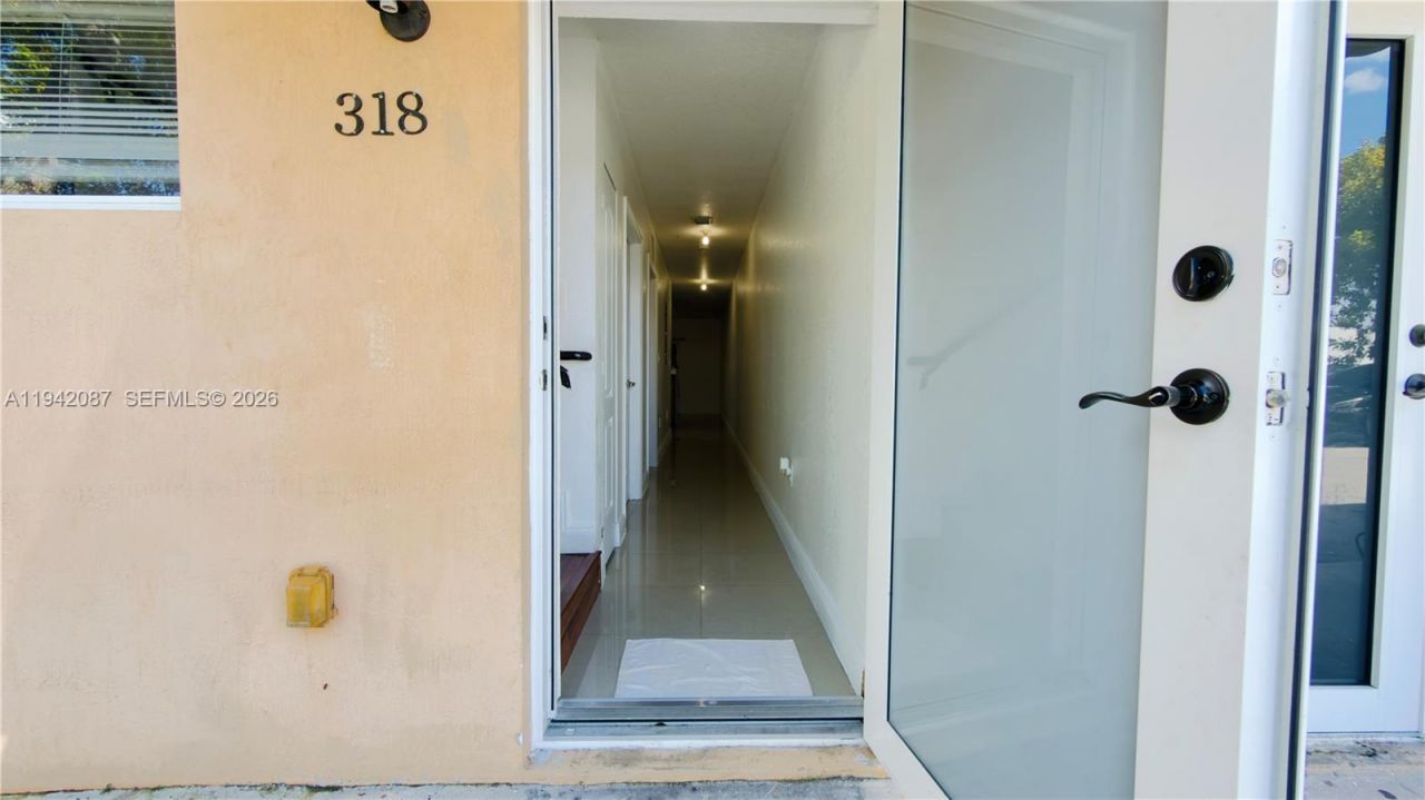 16585 NE 3 Ave, Miami, FL 33162 Photo