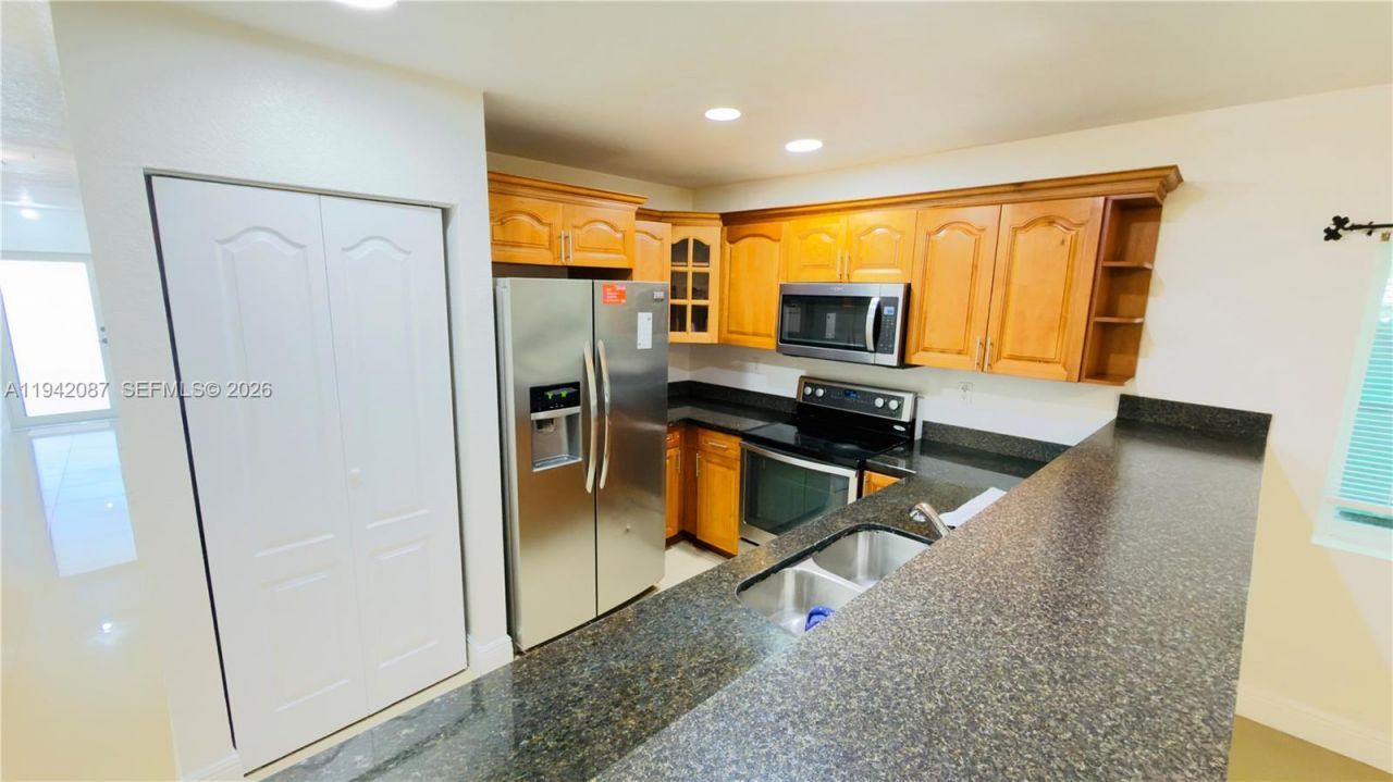 16585 NE 3 Ave, Miami, FL 33162 Photo