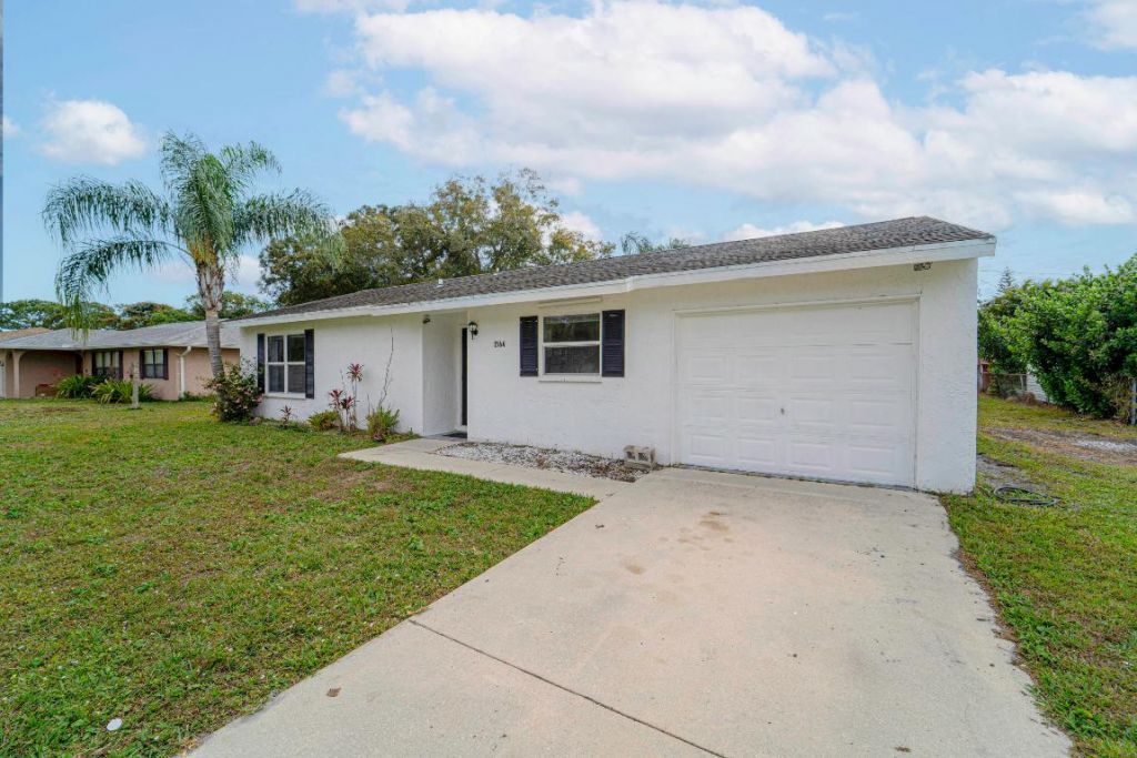 2164 SE Gaslight Street, Port Saint Lucie, FL 34952 Photo