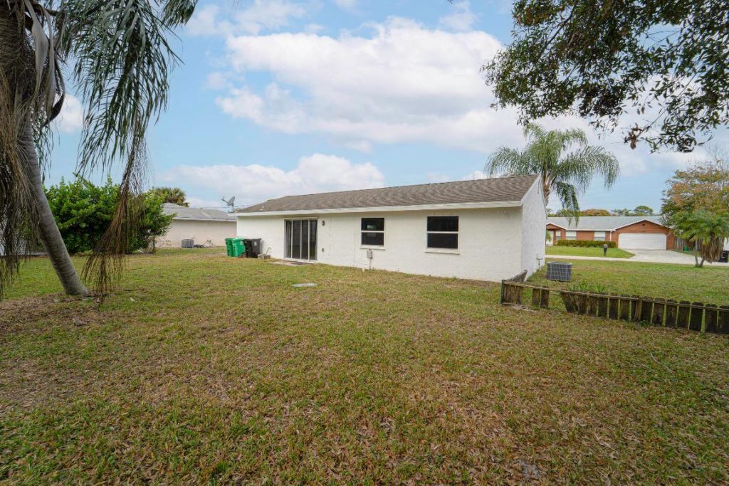 2164 SE Gaslight Street, Port Saint Lucie, FL 34952 Photo