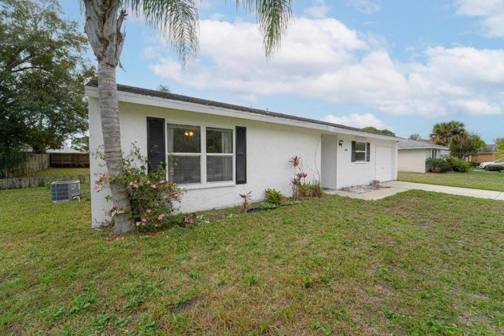 2164 SE Gaslight Street, Port Saint Lucie, FL 34952 Photo