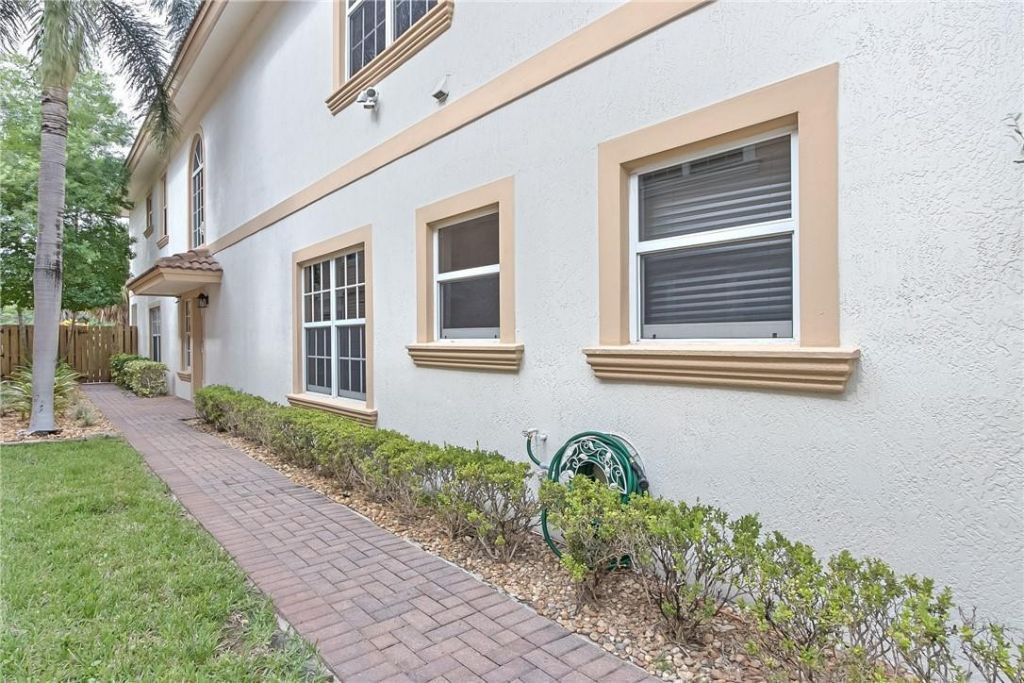 19 SE 19 Avenue, Pompano Beach, FL 33060 Photo