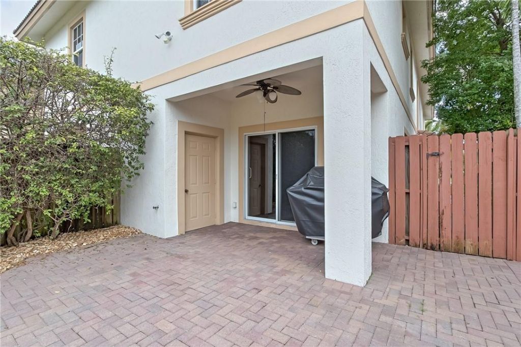 19 SE 19 Avenue, Pompano Beach, FL 33060 Photo