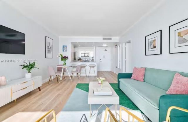 2889 Mcfarlane Rd, Unit 1614, Miami, FL 33133 Photo