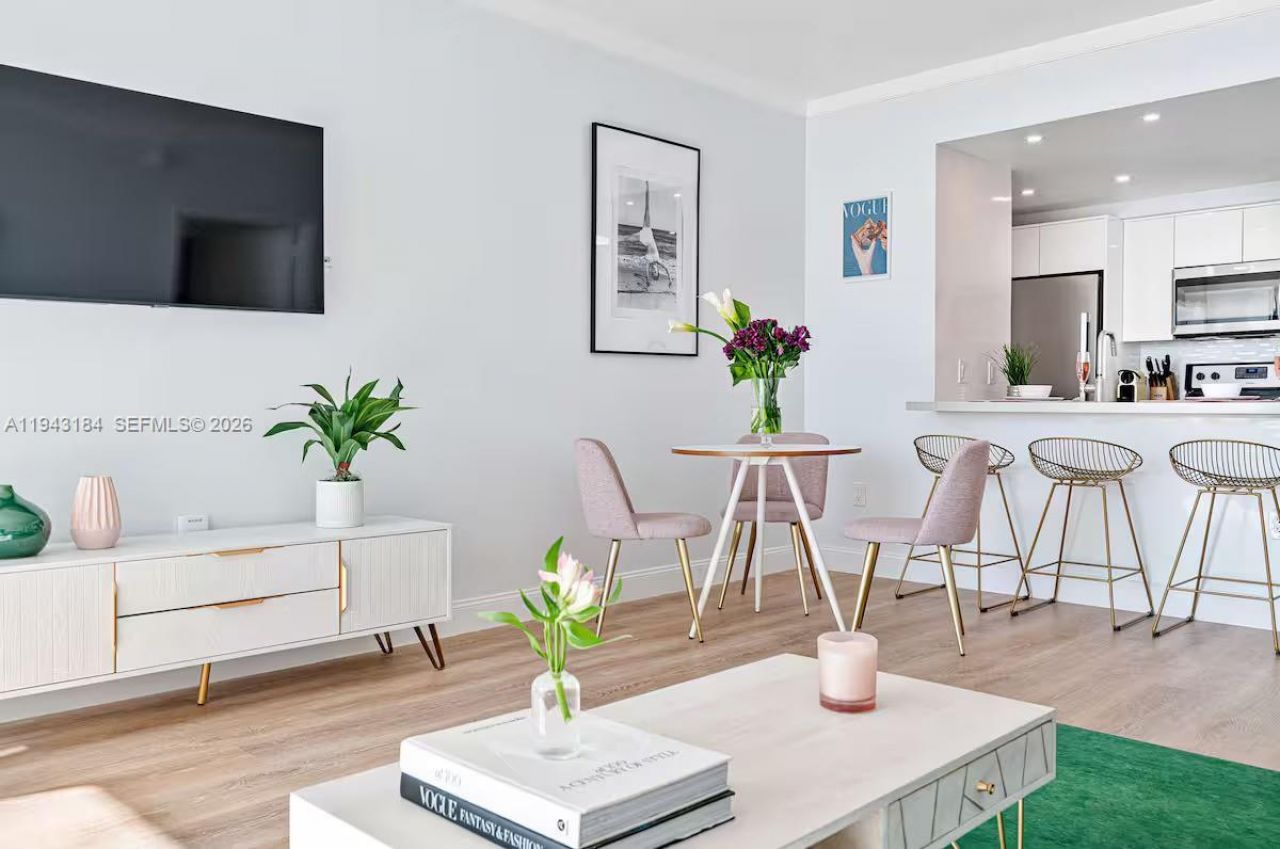 2889 Mcfarlane Rd, Unit 1614, Miami, FL 33133 Photo